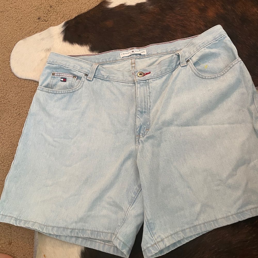 Vintage Tommy Hilfiger light wash shorts, 90s sizing 18 fits like 16